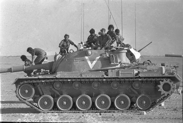 איור מס’ 41 – טנק מגח 3A מוסב מפטון M48A1 – בתמונה : טנק מח”ט 421 במלחמת יו”כ